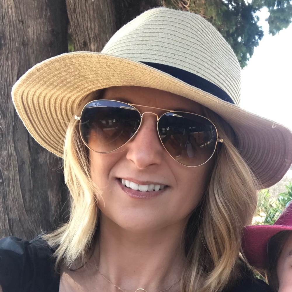 Meet your Posher, Ewa